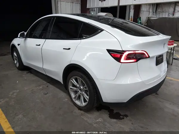 7SAYGDEE7PA141105 — 2023 Tesla Model Y, фото 3 с аукциона IAAI 14.10.2026, Передняя и задняя части
