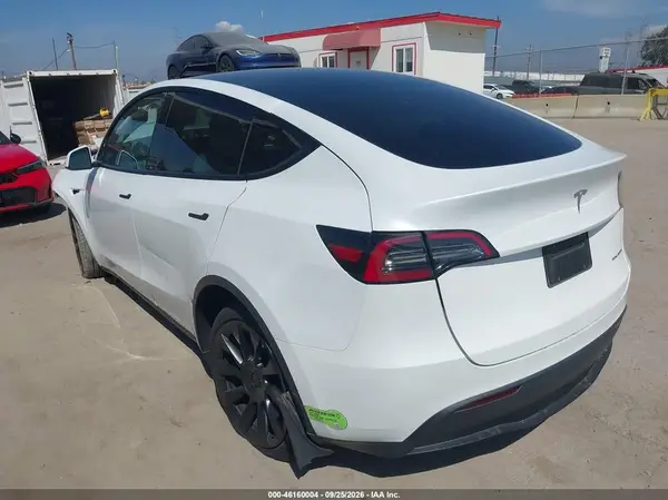 7SAYGDEE8PA106055 — 2023 Tesla Model Y, фото 3 с аукциона IAAI, Передняя часть