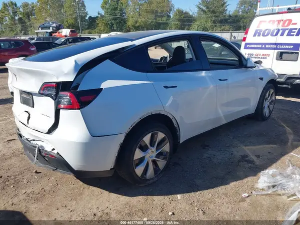 7SAYGDEE2PF767003 — 2023 Tesla Model Y, фото 4 с аукциона IAAI, Передняя часть