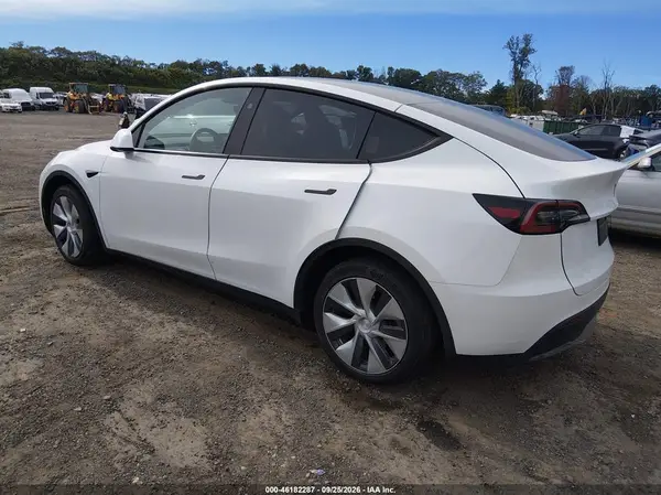 7SAYGAEE9PF875861 — 2023 Tesla Model Y, фото 3 с аукциона IAAI 09.10.2026, Подтопление
