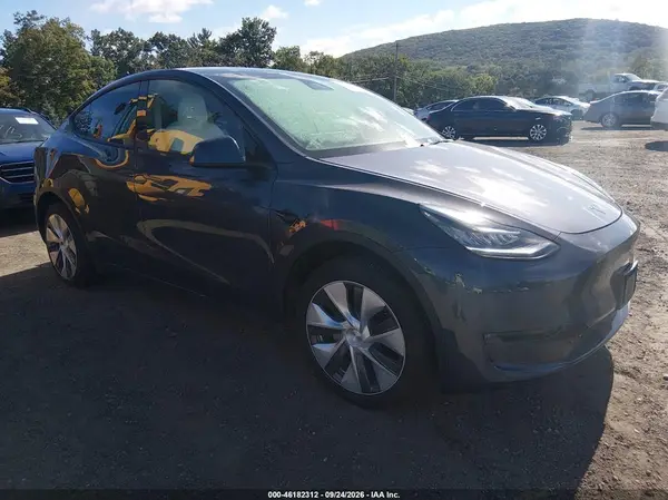 7SAYGDEE1PA123098 — 2023 Tesla Model Y, Подтопление (Flood), фото до ремонта