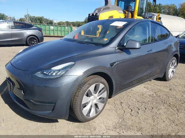 2023 TESLA MODEL Y VIN 7SAYGDEE1PA123098 фото 2