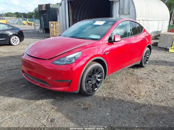 7SAYGDEE3PF912632 — 2023 Tesla Model Y, фото 2 с аукциона IAAI, Подтопление