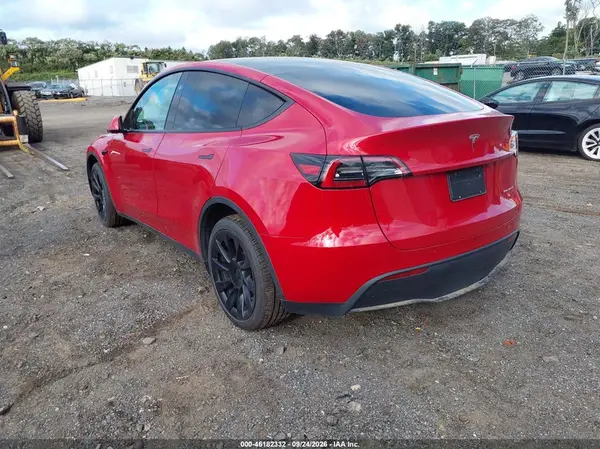 7SAYGDEE3PF912632 — 2023 Tesla Model Y, фото 3 с аукциона IAAI, Подтопление