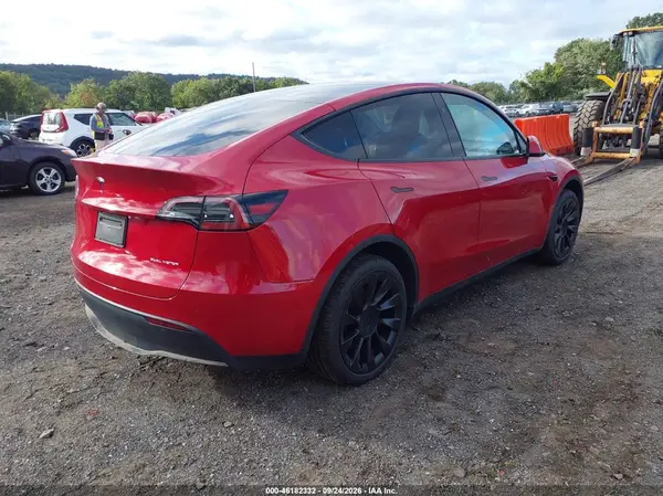 7SAYGDEE3PF912632 — 2023 Tesla Model Y, фото 4 с аукциона IAAI, Подтопление