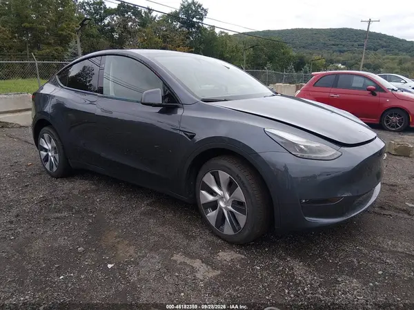 7SAYGDEE4PF839898 — 2023 Tesla Model Y, Подтопление (Flood), фото до ремонта