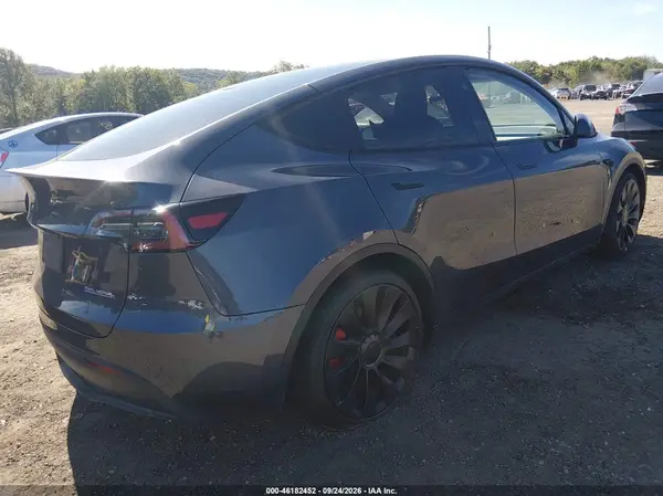 7SAYGDEF1PF863939 — 2023 Tesla Model Y, фото 4 с аукциона IAAI 09.10.2026, Подтопление