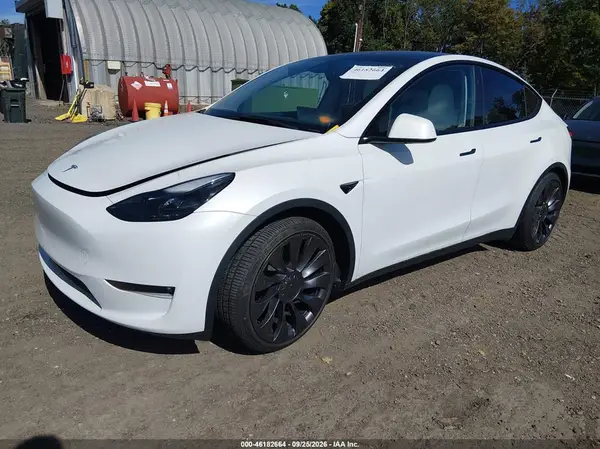 2023 TESLA MODEL Y VIN 7SAYGDEF8PF841100 фото 2