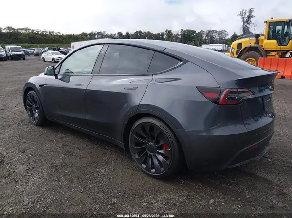 2023 TESLA MODEL Y VIN 7SAYGDEF7PF824885 фото 3