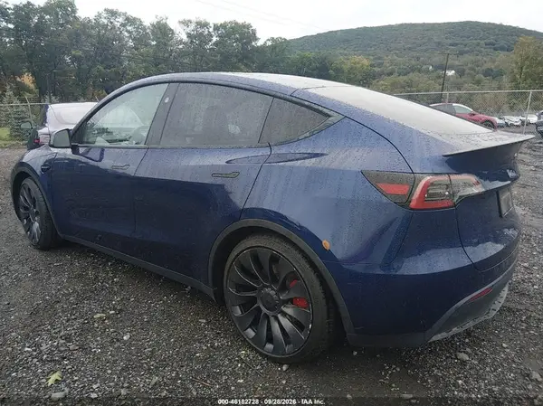 7SAYGDEF5PF811200 — 2023 Tesla Model Y, фото 3 с аукциона IAAI, Подтопление