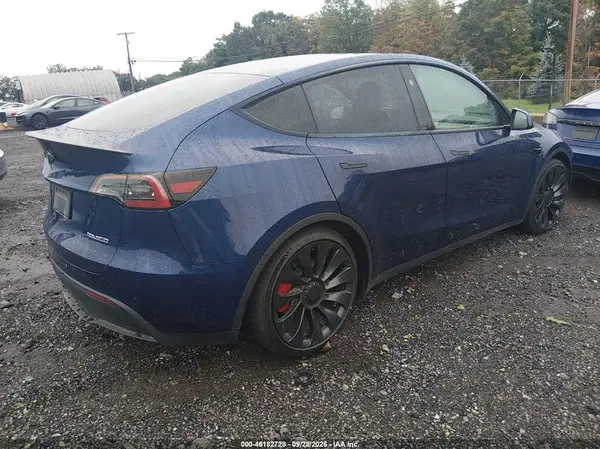 7SAYGDEF5PF811200 — 2023 Tesla Model Y, фото 4 с аукциона IAAI, Подтопление