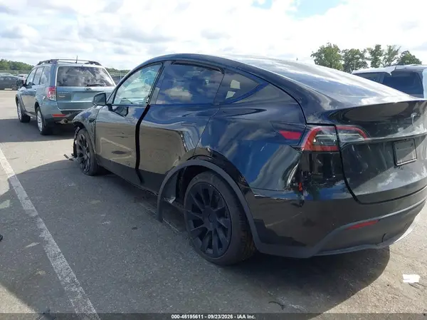 7SAYGDEE8PA186554 — 2023 Tesla Model Y, фото 3 с аукциона IAAI, Повреждения со всех сторон