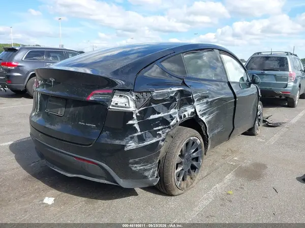 7SAYGDEE8PA186554 — 2023 Tesla Model Y, фото 4 с аукциона IAAI, Повреждения со всех сторон
