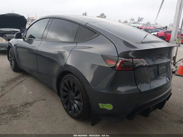 7SAYGDEF9PF711617 — 2023 Tesla Model Y, фото 3 с аукциона IAAI, Передняя часть