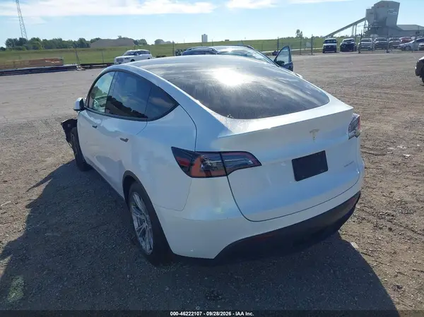 7SAYGAEEXPF647030 — 2023 Tesla Model Y, фото 3 с аукциона IAAI, Передняя часть слева