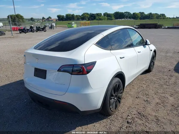 7SAYGAEEXPF647030 — 2023 Tesla Model Y, фото 4 с аукциона IAAI, Передняя часть слева