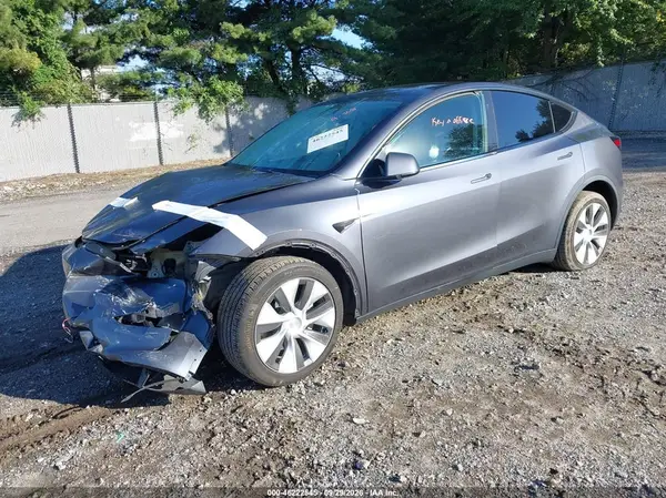 7SAYGDEEXPF800846 — 2023 Tesla Model Y, фото 2 с аукциона IAAI, Передняя часть