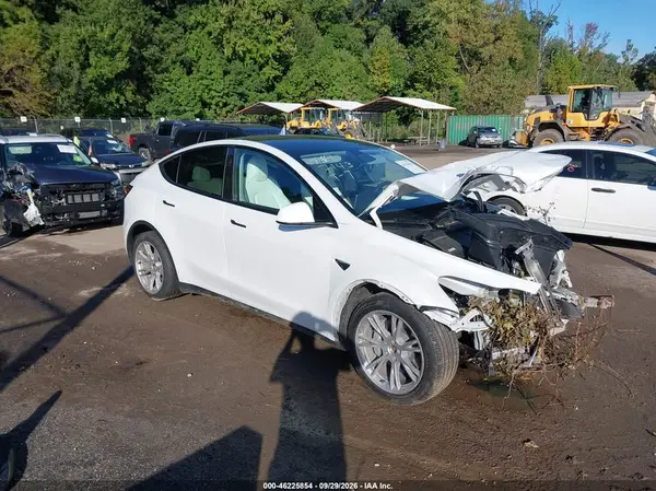 7SAYGDEE6PA207143 — 2023 Tesla Model Y, Передняя часть (Front End), фото до ремонта