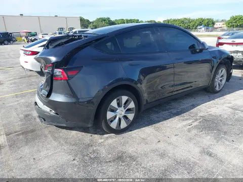 2024 Tesla Model Y VIN 7SAYGDED6RF077264 фото 4