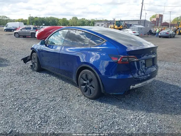 7SAYGDEE4RA295046 — 2024 Tesla Model Y, фото 3 с аукциона IAAI 14.10.2026, Передняя и задняя части