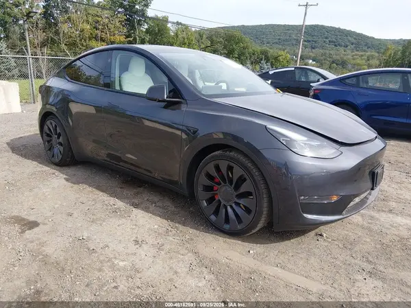 7SAYGDEF3RA266159 — 2024 Tesla Model Y, Подтопление (Flood), фото до ремонта