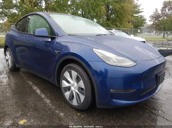 7SAYGDEE2RF031861 — 2024 Tesla Model Y, Подтопление (Flood), фото до ремонта