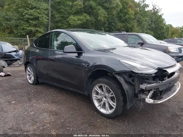 7SAYGDEE1RA223981 — 2024 Tesla Model Y, Передняя часть (Front End), фото до ремонта