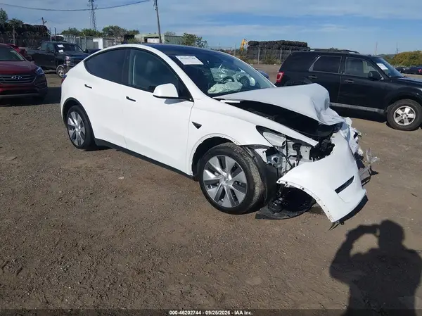 7SAYGDEE3RA262202 — 2024 Tesla Model Y, Передняя часть (Front End), фото до ремонта