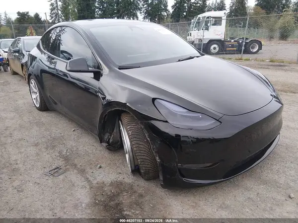 7SAYGDEF6RF053337 — 2024 Tesla Model Y, Передняя часть справа (Right Front), фото до ремонта
