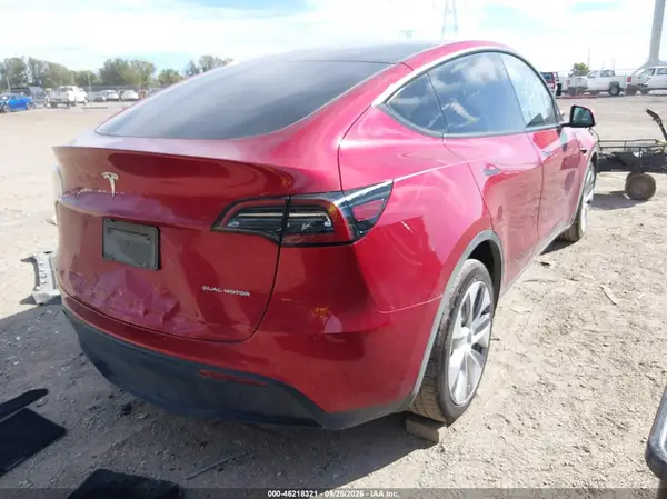 7SAYGDEE7RF045383 — 2024 Tesla Model Y, фото 4 с аукциона IAAI, Передняя часть