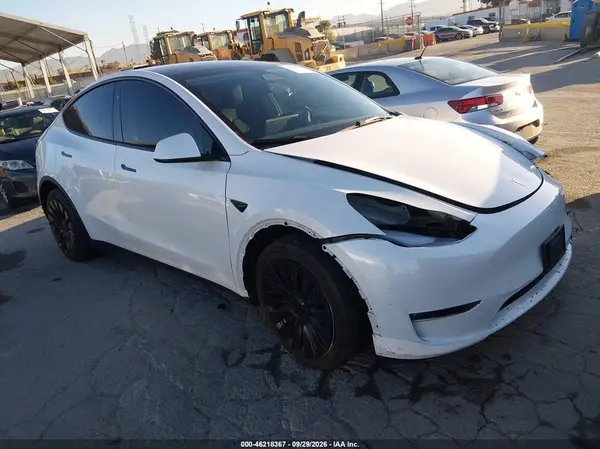 7SAYGDEE0RF085997 — 2024 Tesla Model Y, Левый бок (Left Side), фото до ремонта