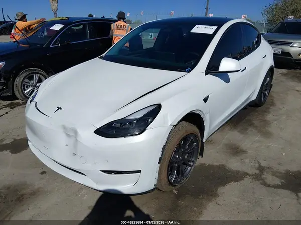 7SAYGDED5RF170650 — 2024 Tesla Model Y, фото 2 с аукциона IAAI, Правый бок