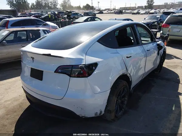 7SAYGDED5RF170650 — 2024 Tesla Model Y, фото 4 с аукциона IAAI, Правый бок