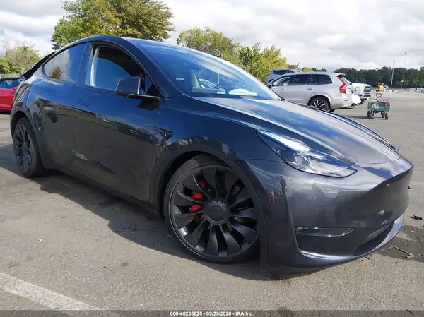 7SAYGDEF7RA328274 — 2024 Tesla Model Y, Передняя часть (Front & Rear), фото до ремонта
