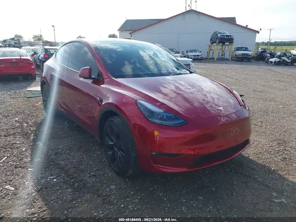 7SAYGDEE6SF285840 — 2025 Tesla Model Y, Передняя часть справа (Right Front), фото до ремонта