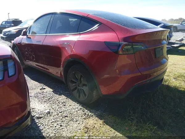 7SAYGDEE6SF285840 — 2025 Tesla Model Y, фото 3 с аукциона IAAI, Передняя часть справа