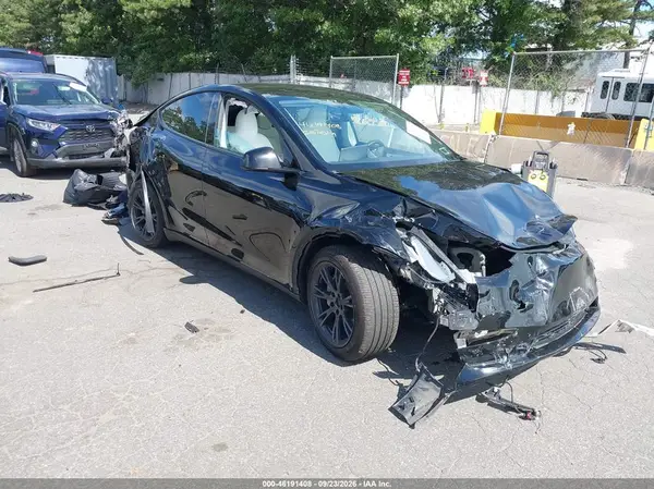 7SAYGDEE7SA364852 — 2025 Tesla Model Y, Передняя часть (Front End), фото до ремонта