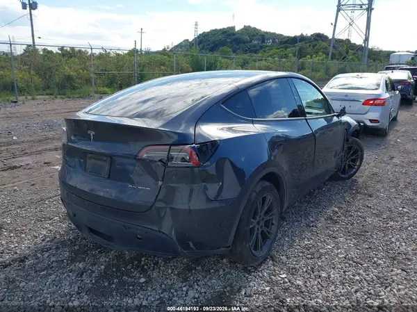 7SAYGDEE2SF284538 — 2025 Tesla Model Y, фото 4 с аукциона IAAI, Передняя и задняя части