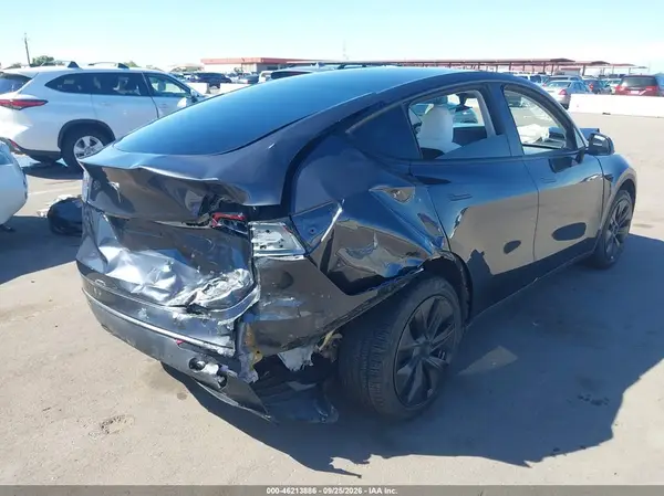 7SAYGDEE2SF240880 — 2025 Tesla Model Y, фото 4 с аукциона IAAI, Задняя часть