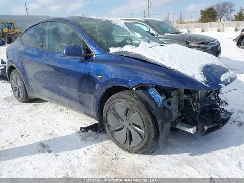 XP7YGDEE9TB728754 — 2026 Tesla Model Y, Передняя часть (Front), фото до ремонта