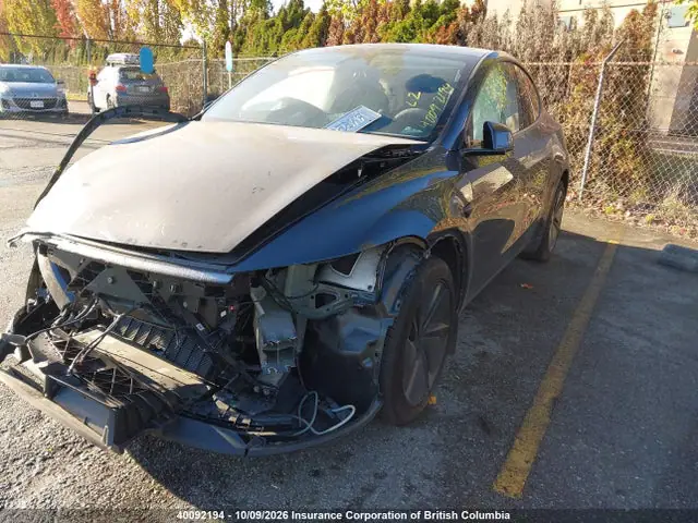 XP7YGDEE4TB749110 — 2026 Tesla Model Y, фото 2 с аукциона IAAI 14.10.2026, Передняя часть