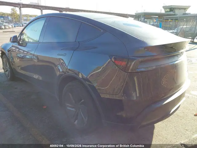 XP7YGDEE4TB749110 — 2026 Tesla Model Y, фото 3 с аукциона IAAI 14.10.2026, Передняя часть