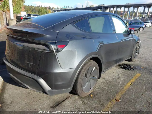 XP7YGDEE4TB749110 — 2026 Tesla Model Y, фото 4 с аукциона IAAI 14.10.2026, Передняя часть