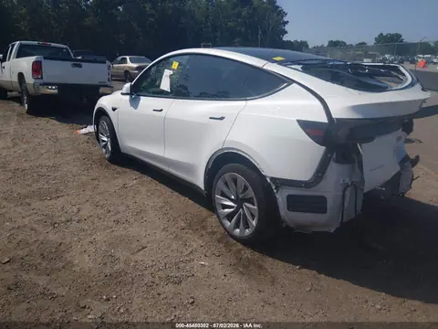 2026 Tesla Model Y VIN 7SAYGDEE0TA383258 фото 3