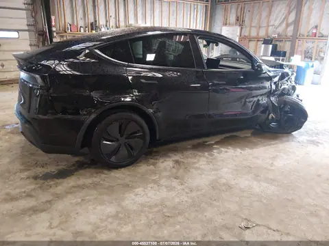 2026 Tesla Model Y VIN 7SAYGDED7TA438442 фото 4