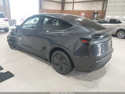 2026 Tesla Model Y VIN 7SAYGAEE1TF676118 фото 3