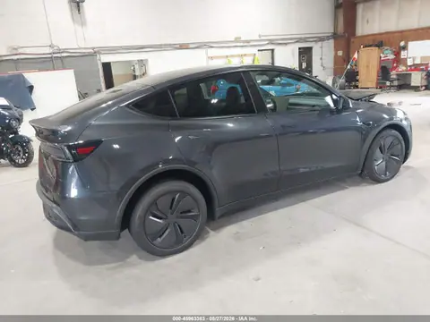 2026 Tesla Model Y VIN 7SAYGAEE1TF676118 фото 4