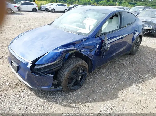 7SAYGDEE2TF367288 — 2026 Tesla Model Y, фото 2 с аукциона IAAI 15.10.2026, Передняя часть