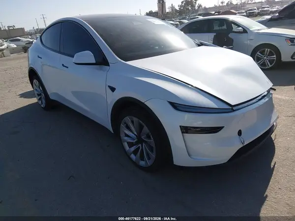 7SAYGDEE4TF325463 — 2026 Tesla Model Y, Передняя часть слева (Left Front), фото до ремонта