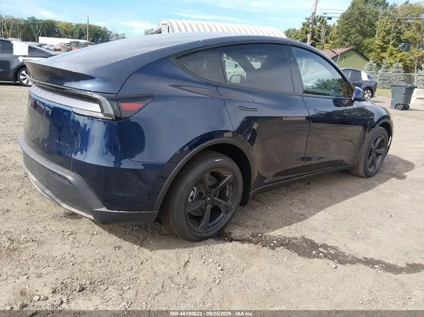 7SAYGDEE7TA767702 — 2026 Tesla Model Y, фото 4 с аукциона IAAI, Подтопление